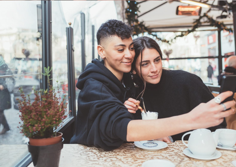 25 Lesbian Date Ideas How To Plan A Cute Date Night Our Taste For Life