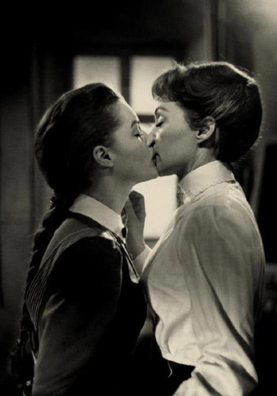 30 Lesbian Movies -The Best Sapphic Films of All Time photo