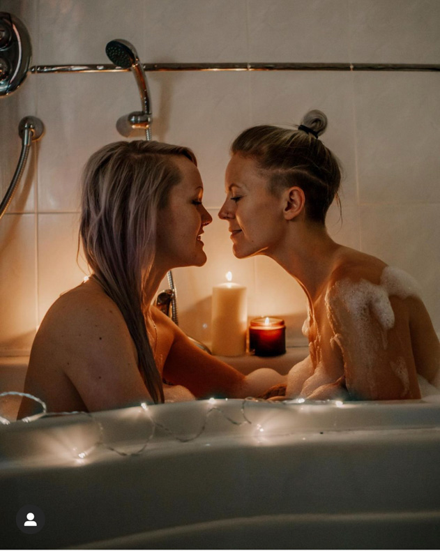 Lesbian In The Tub